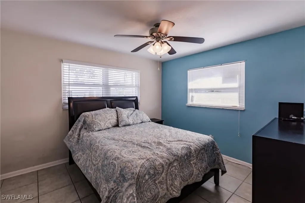 3042 SW 10th Place Cape Coral FL 33914
