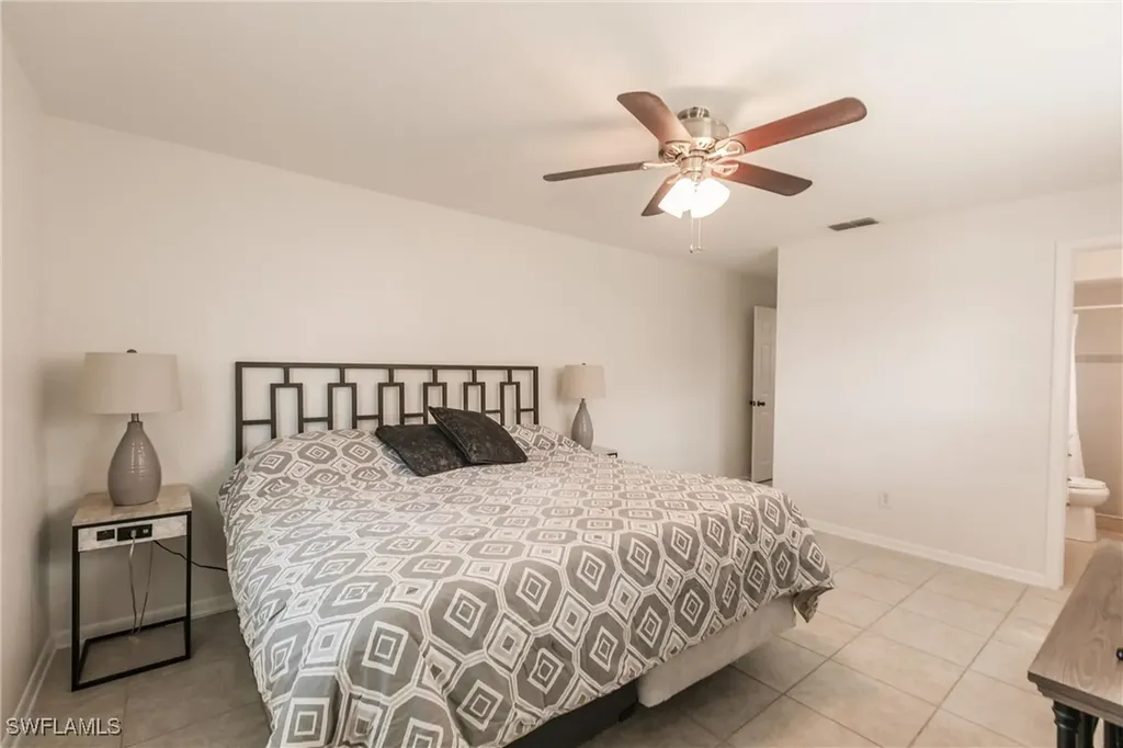3042 SW 10th Place Cape Coral FL 33914