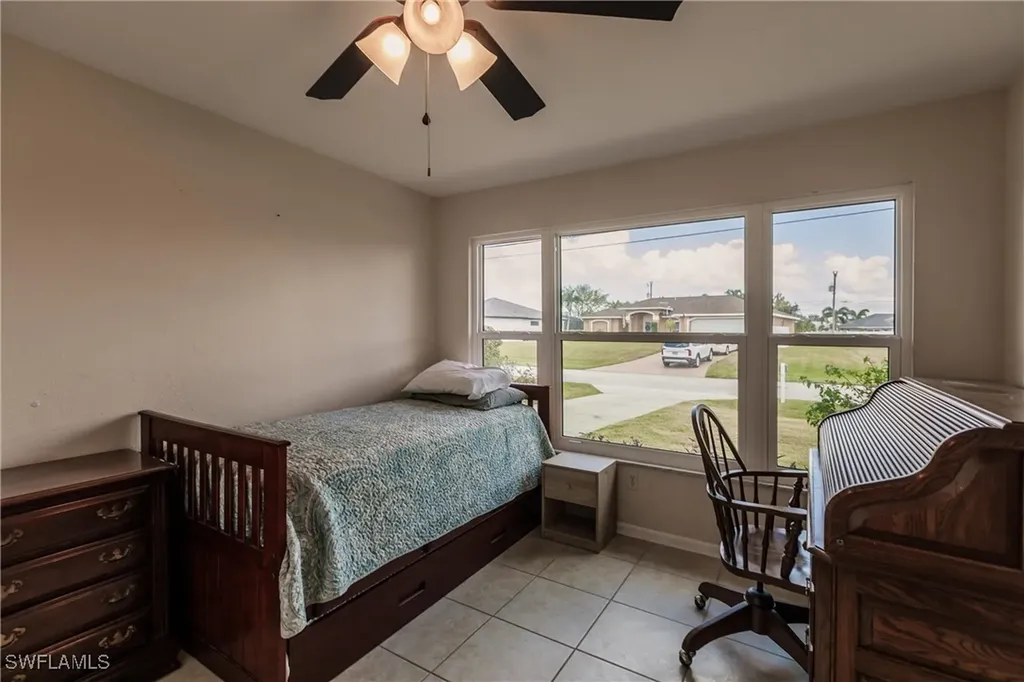 3042 SW 10th Place Cape Coral FL 33914
