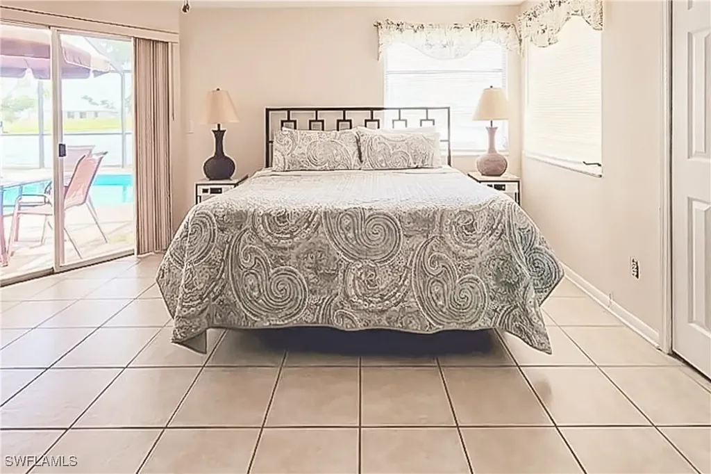 3042 SW 10th Place Cape Coral FL 33914