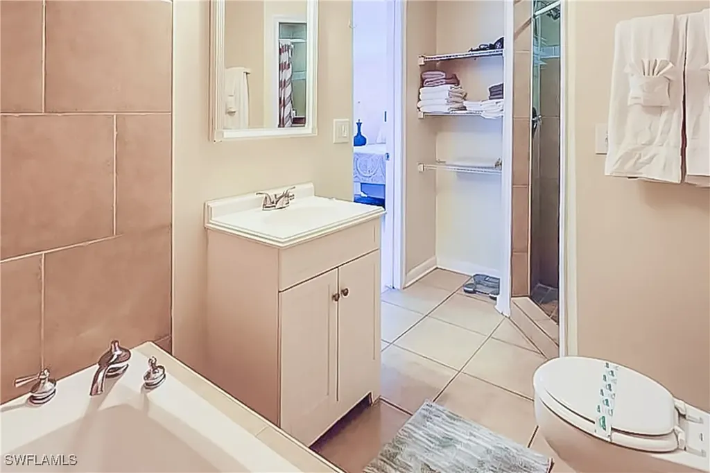 3042 SW 10th Place Cape Coral FL 33914
