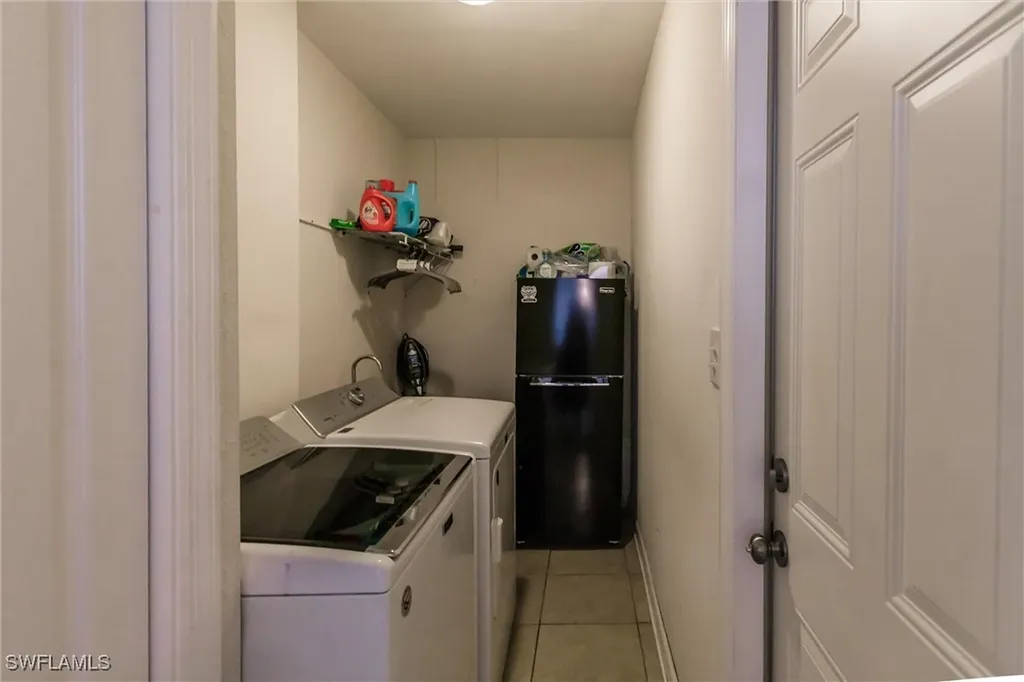 3042 SW 10th Place Cape Coral FL 33914