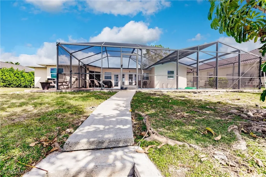 3042 SW 10th Place Cape Coral FL 33914