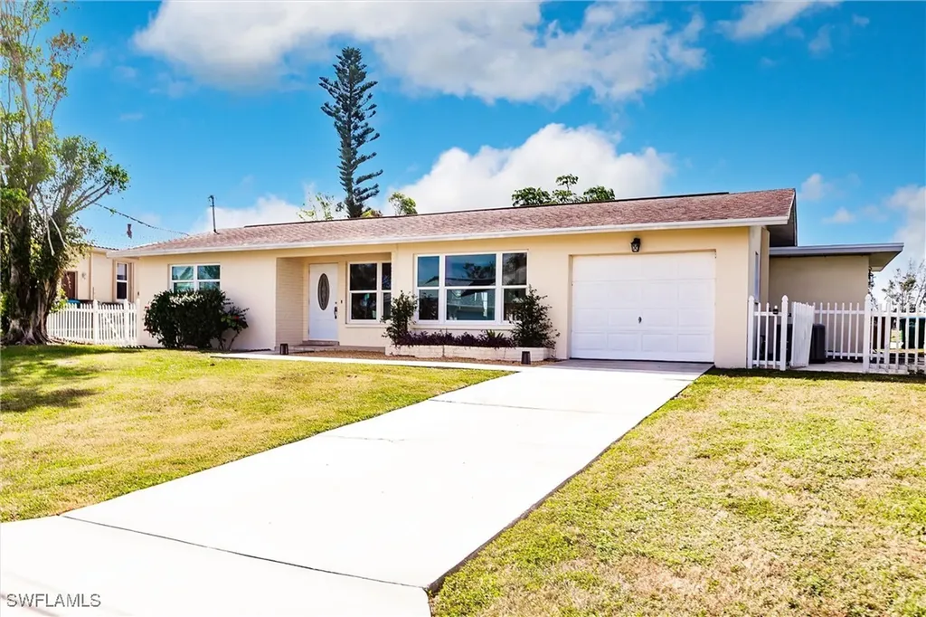 3042 SW 10th Place Cape Coral FL 33914