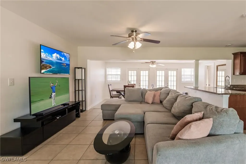 3042 SW 10th Place Cape Coral FL 33914