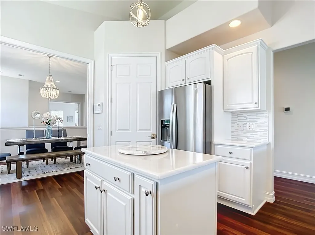 4752 Stratford Court Naples FL 34105