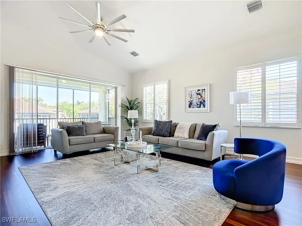 4752 Stratford Court Naples FL 34105