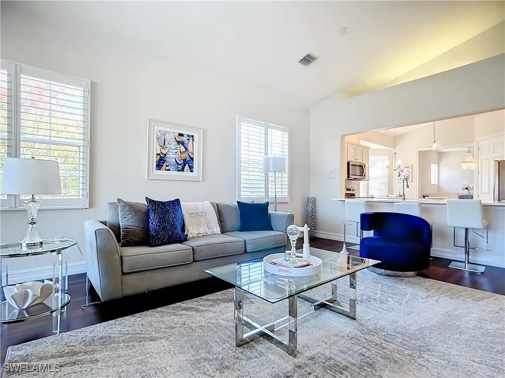 4752 Stratford Court Naples FL 34105