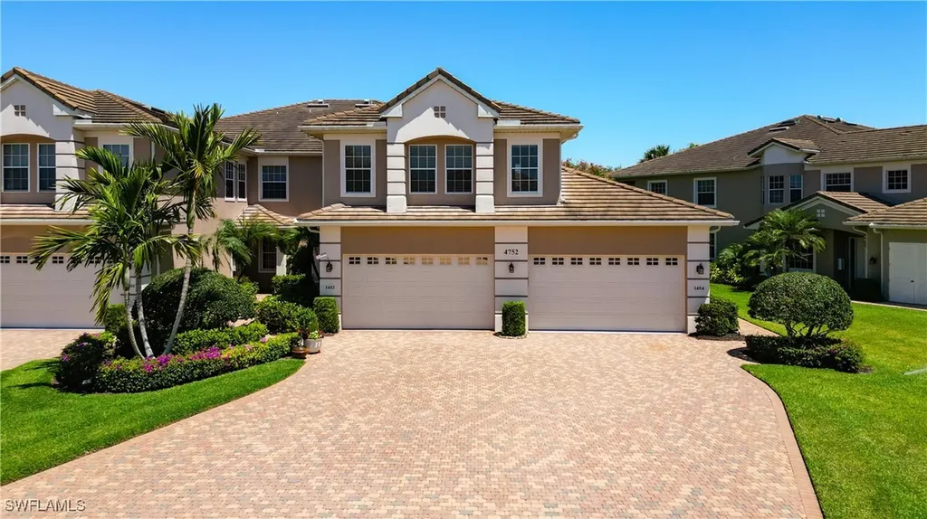 4752 Stratford Court Naples FL 34105