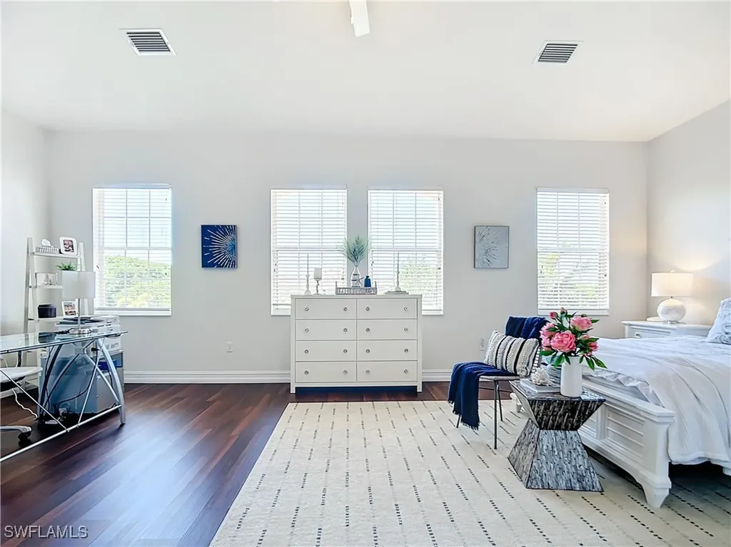 4752 Stratford Court Naples FL 34105