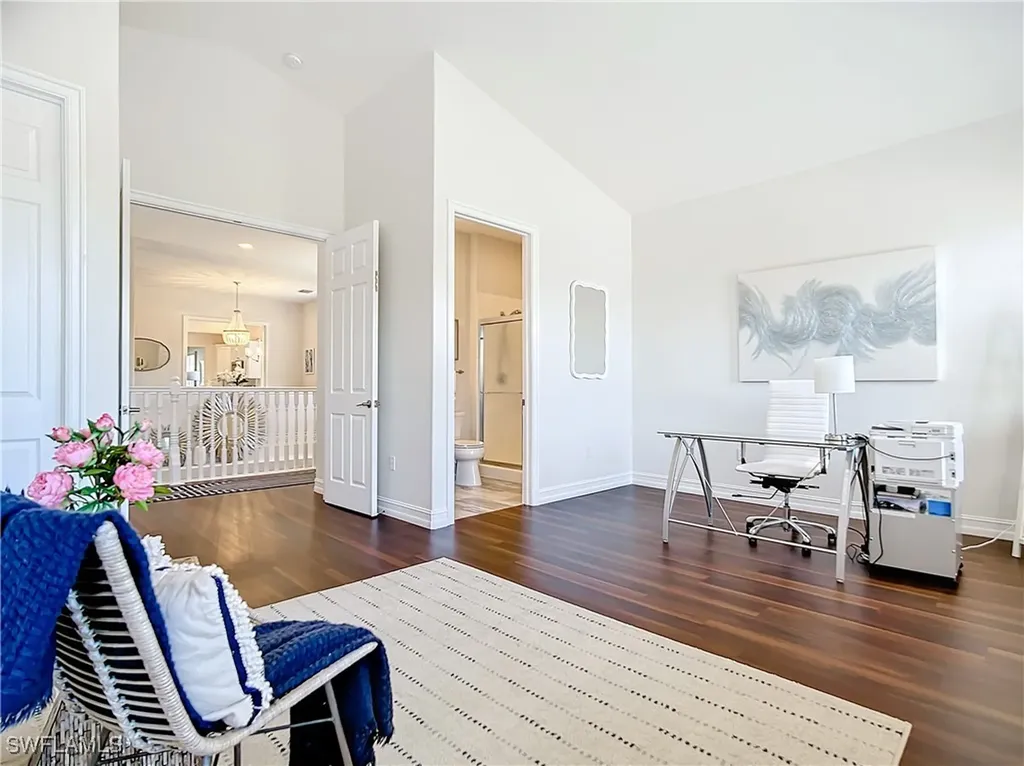 4752 Stratford Court Naples FL 34105