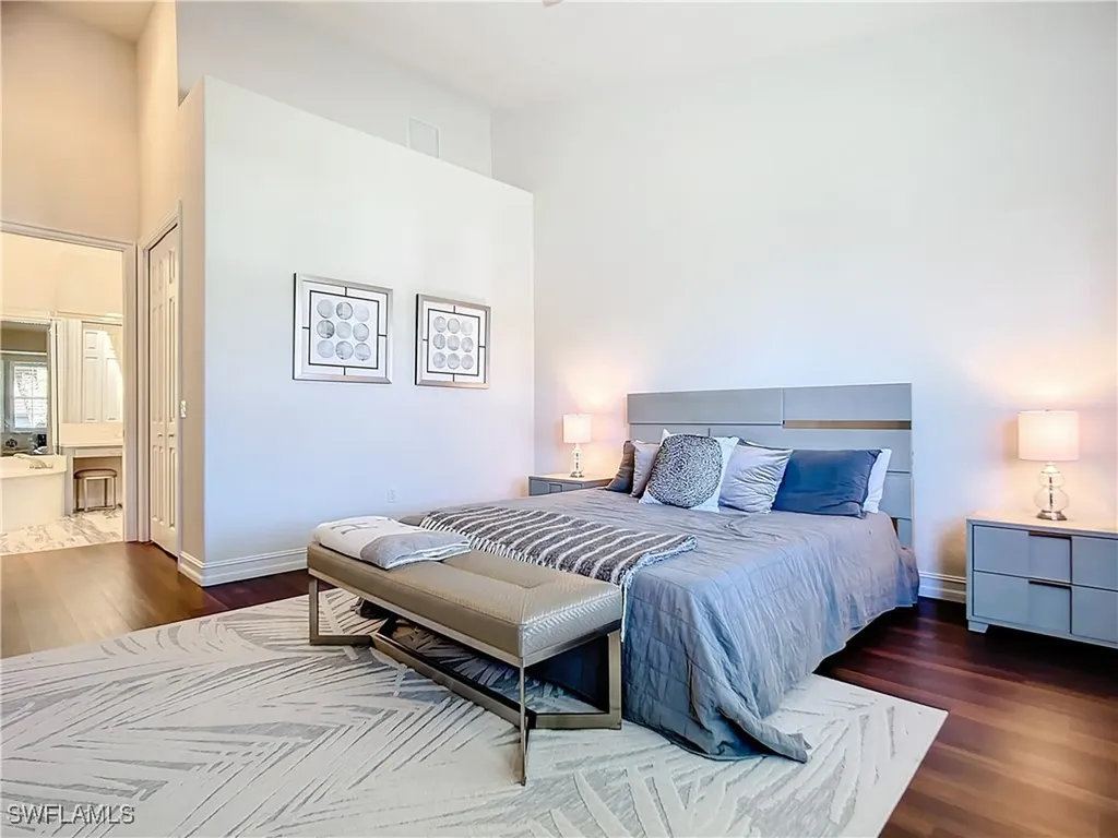 4752 Stratford Court Naples FL 34105