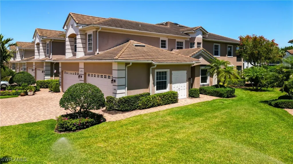 4752 Stratford Court Naples FL 34105