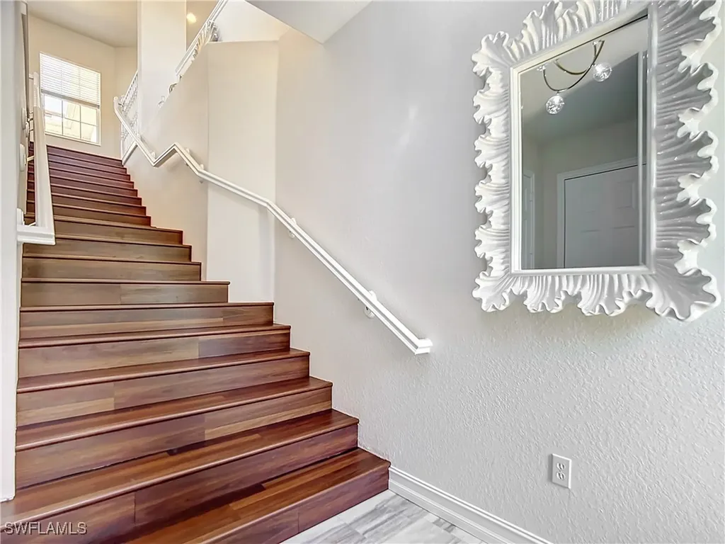 4752 Stratford Court Naples FL 34105