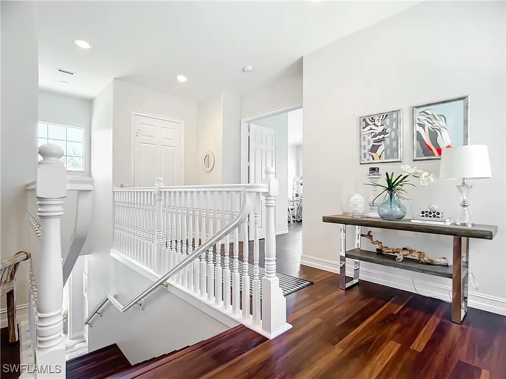 4752 Stratford Court Naples FL 34105