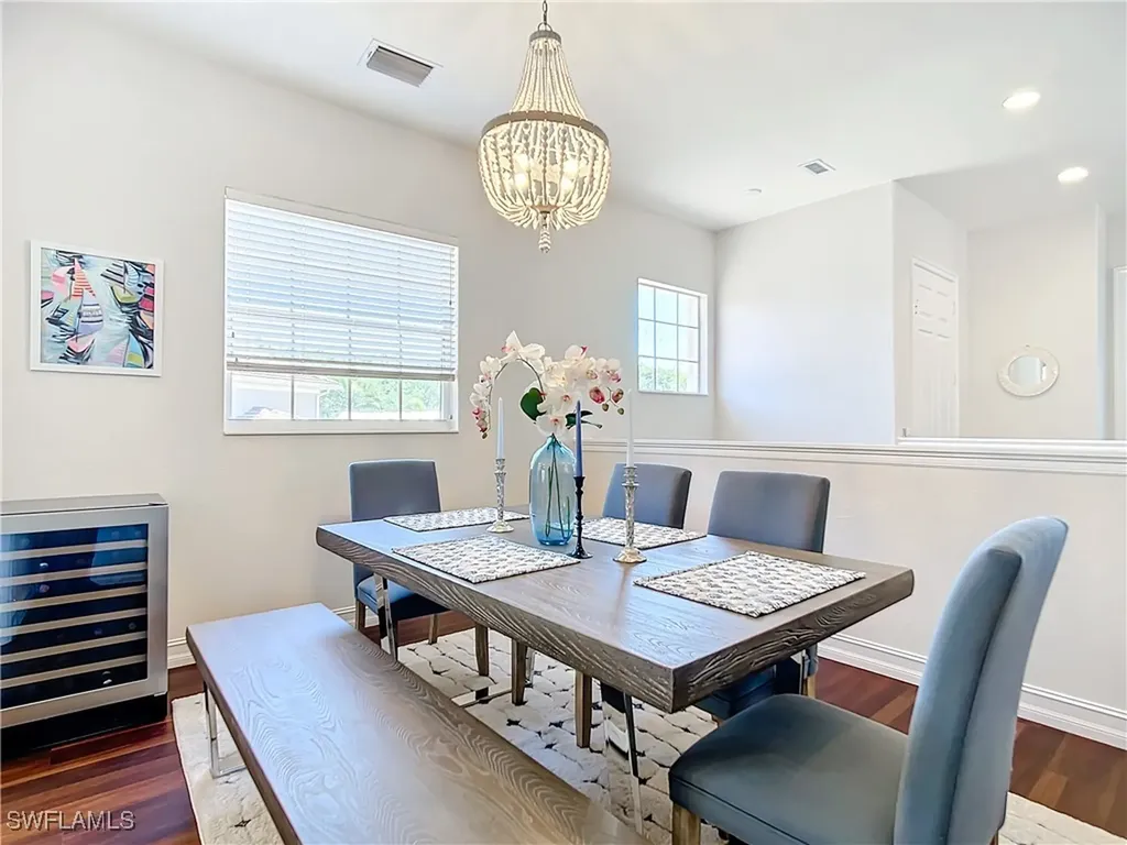 4752 Stratford Court Naples FL 34105