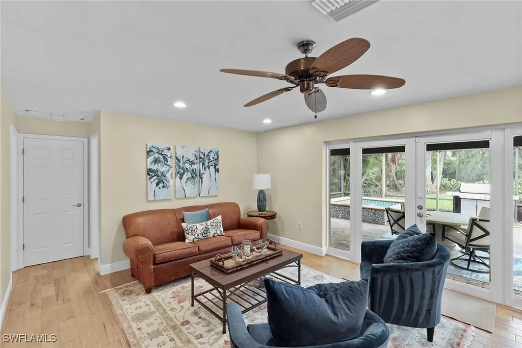 675 Harbour Drive Naples FL 34103