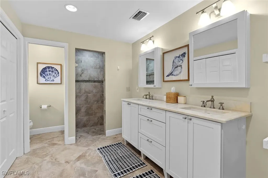 675 Harbour Drive Naples FL 34103