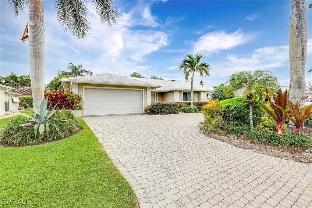 675 Harbour Drive Naples FL 34103