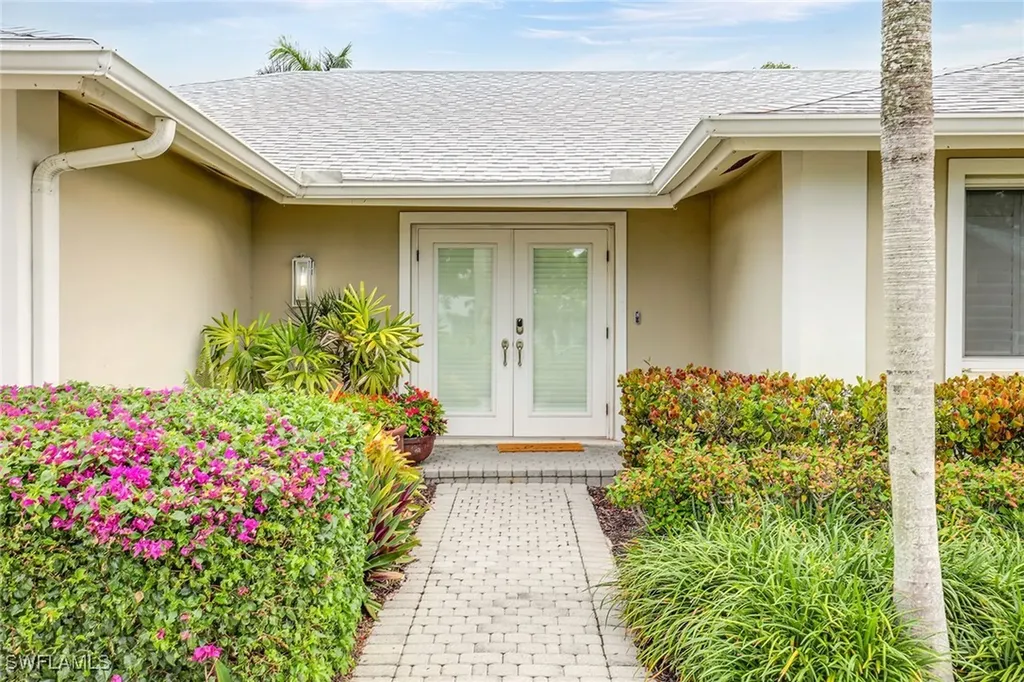675 Harbour Drive Naples FL 34103