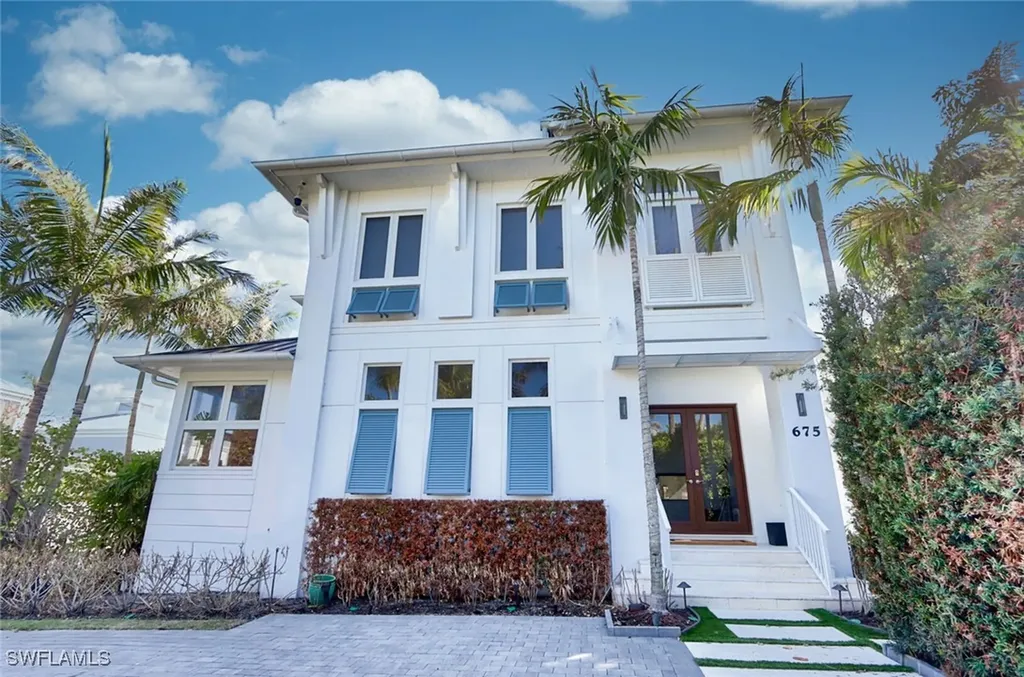 675 2nd Street S Naples FL 34102