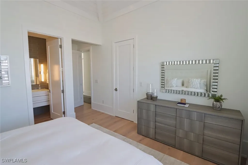 675 2nd Street S Naples FL 34102