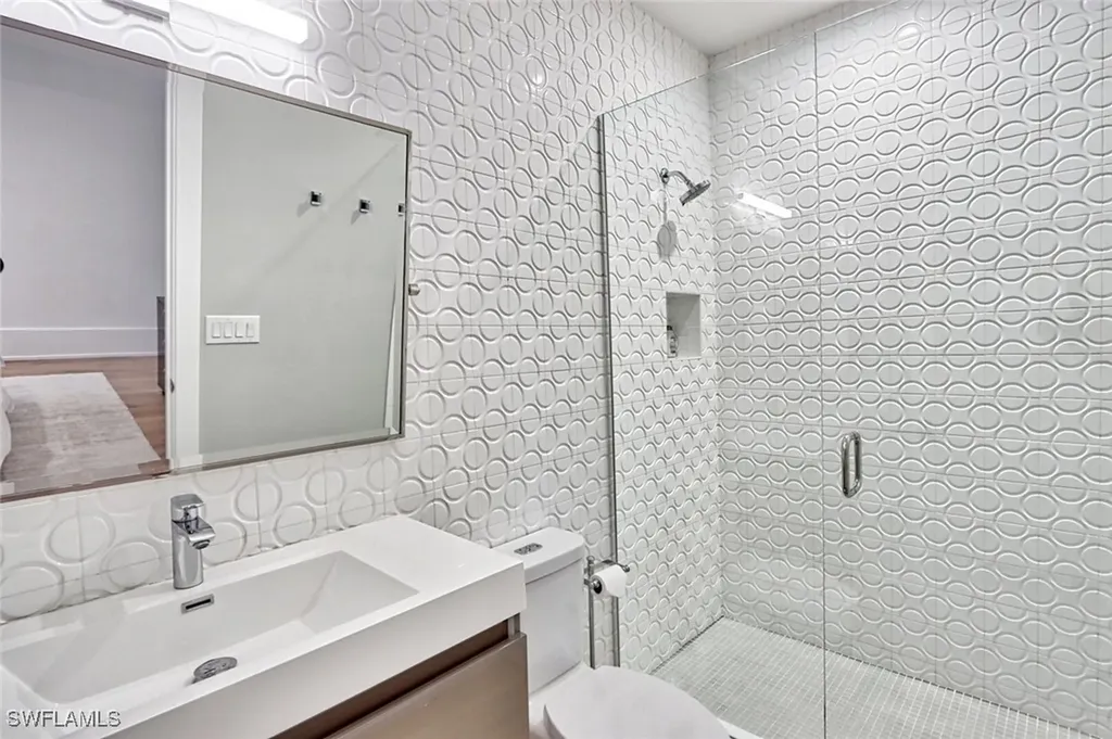 675 2nd Street S Naples FL 34102