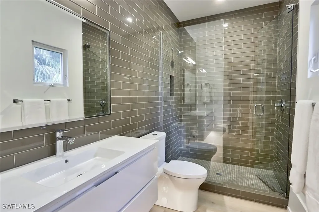 675 2nd Street S Naples FL 34102
