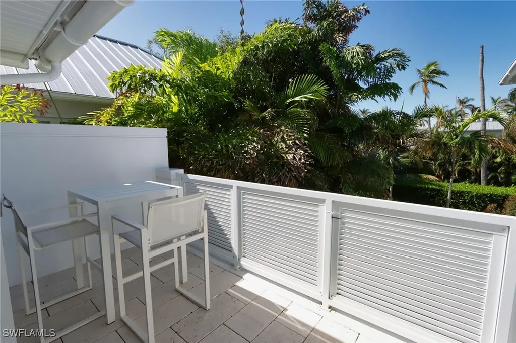 675 2nd Street S Naples FL 34102