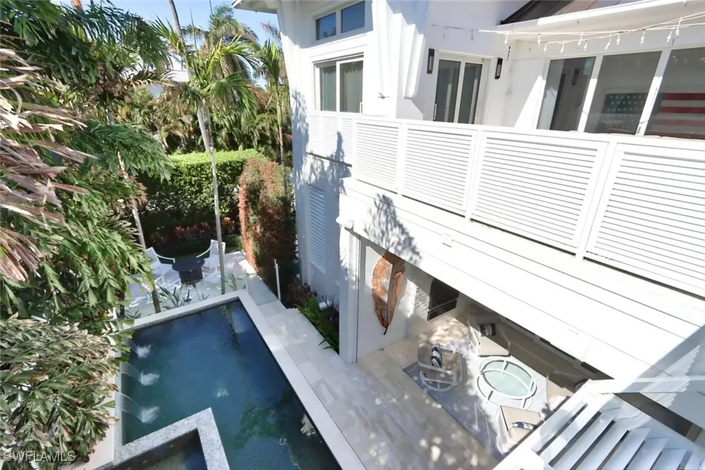 675 2nd Street S Naples FL 34102