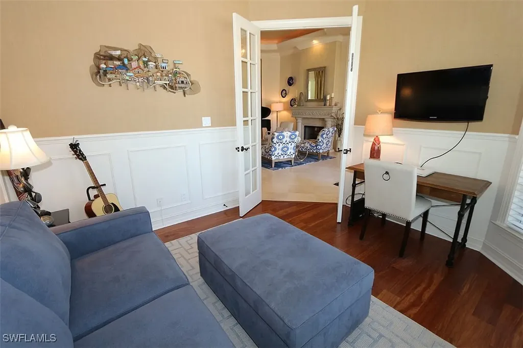 1824 Crayton Road Naples FL 34102