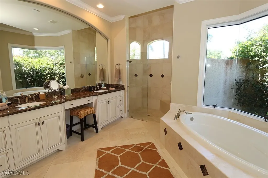 1824 Crayton Road Naples FL 34102