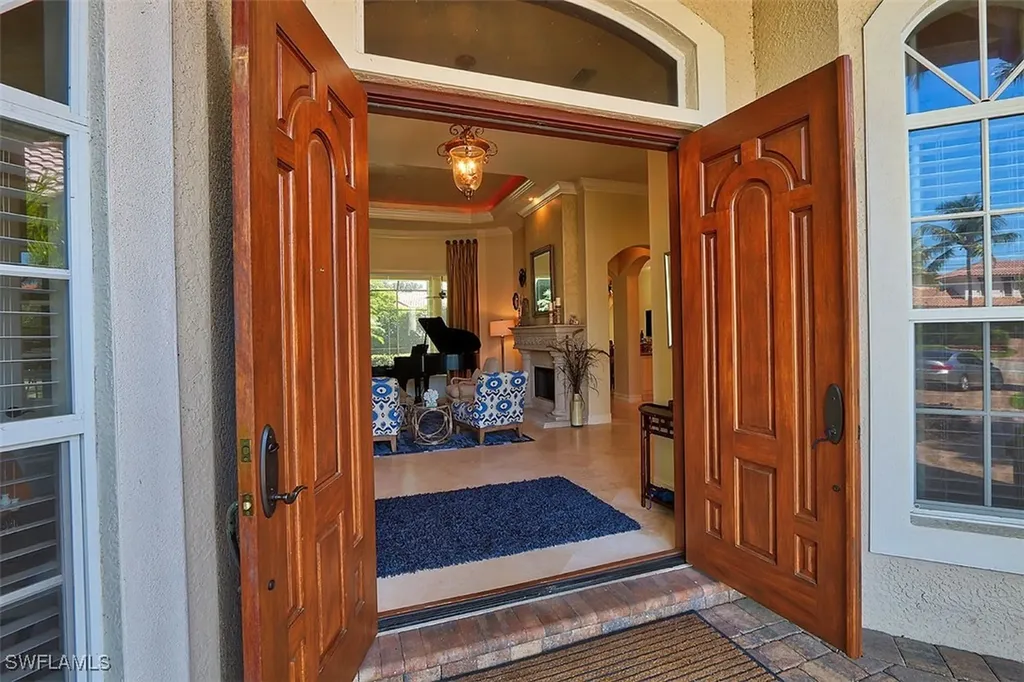1824 Crayton Road Naples FL 34102