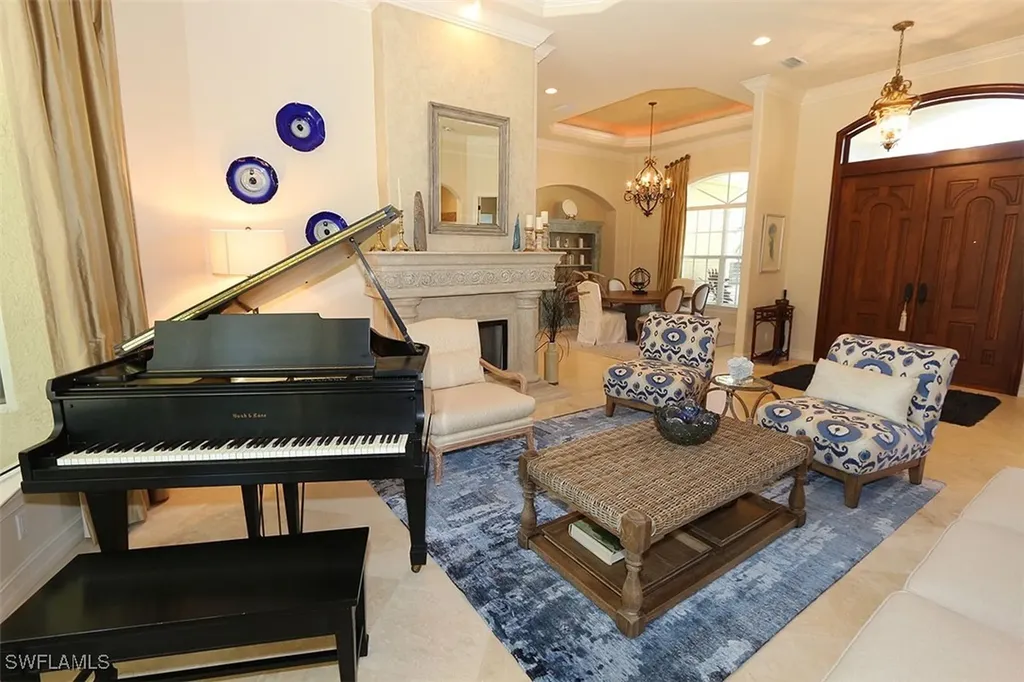 1824 Crayton Road Naples FL 34102