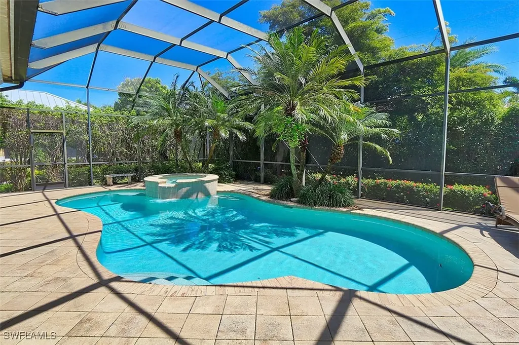 1824 Crayton Road Naples FL 34102