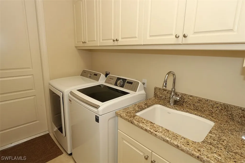 1824 Crayton Road Naples FL 34102