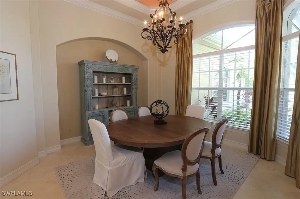 1824 Crayton Road Naples FL 34102
