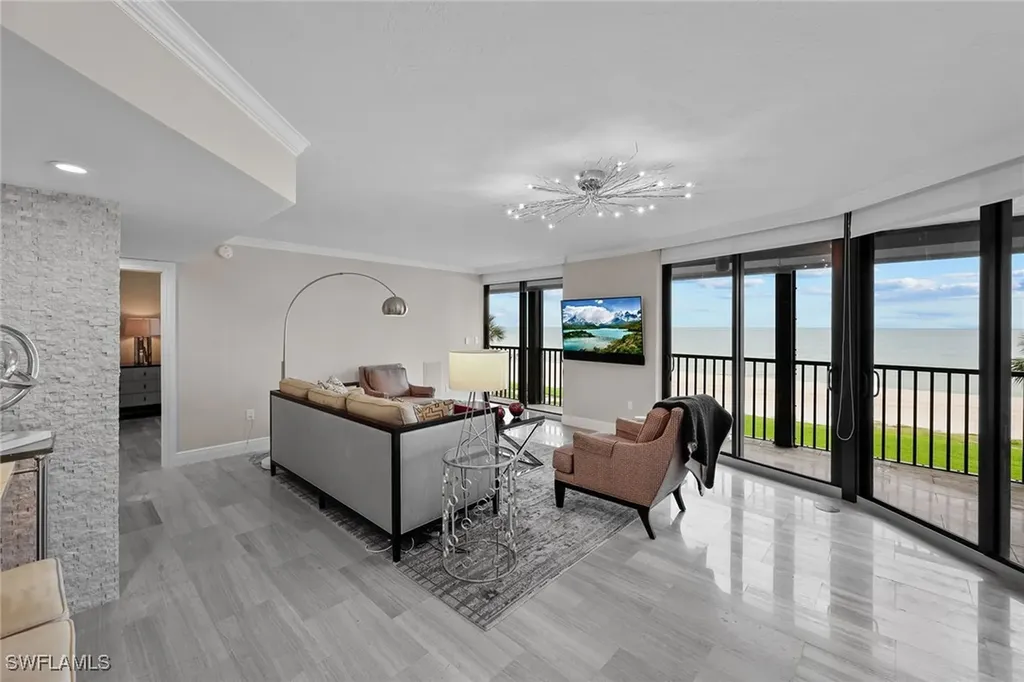 9653 Gulf Shore Drive Naples FL 34108