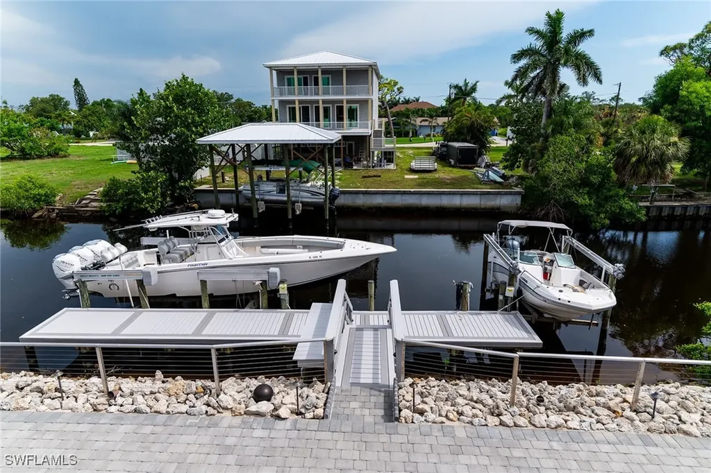 4975 Mederia Lane Estero FL 33928