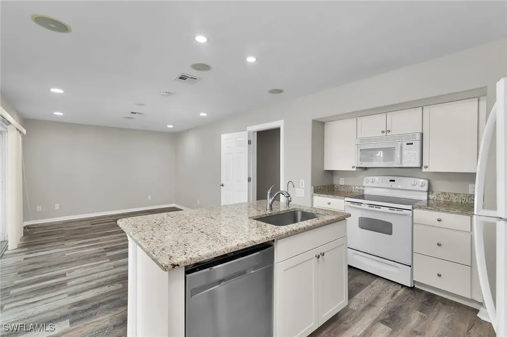 4975 Mederia Lane Estero FL 33928