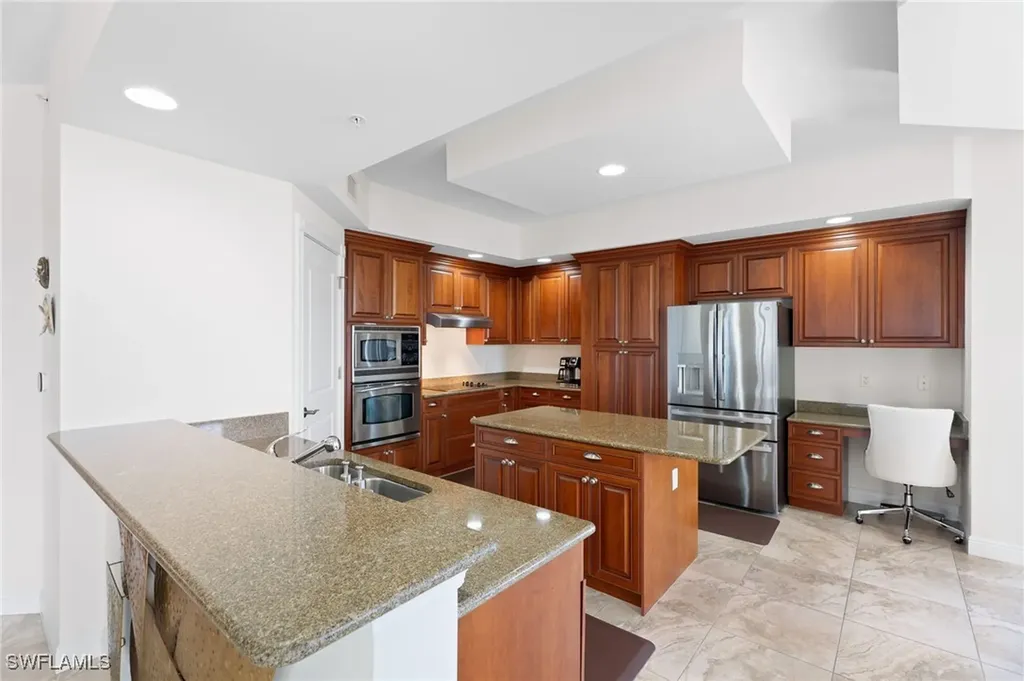 6081 Silver King Boulevard Cape Coral FL 33914