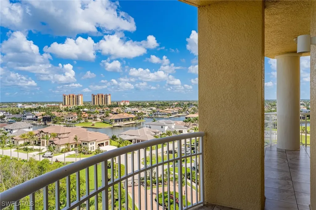 6081 Silver King Boulevard Cape Coral FL 33914