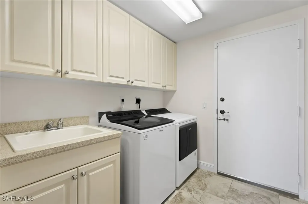 6081 Silver King Boulevard Cape Coral FL 33914