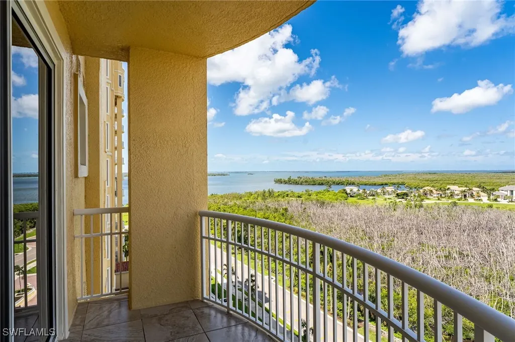 6081 Silver King Boulevard Cape Coral FL 33914