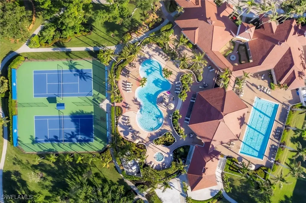 6081 Silver King Boulevard Cape Coral FL 33914