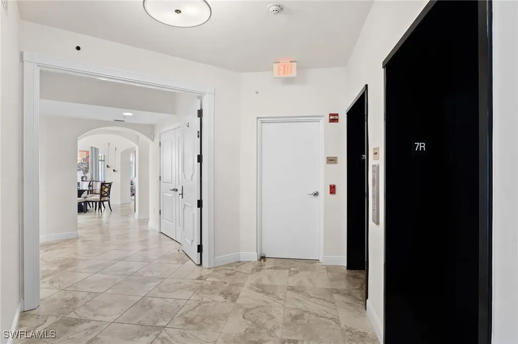 6081 Silver King Boulevard Cape Coral FL 33914