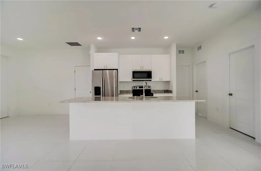 2109 Jefferson Avenue Alva FL 33920