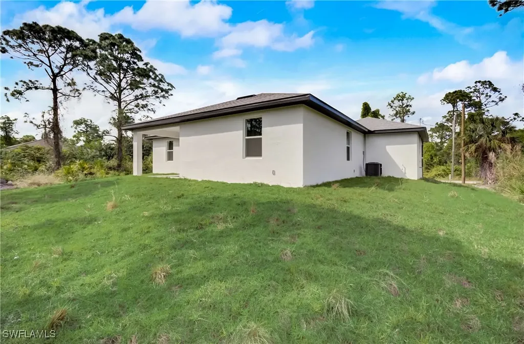 2109 Jefferson Avenue Alva FL 33920