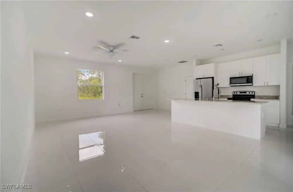 2109 Jefferson Avenue Alva FL 33920