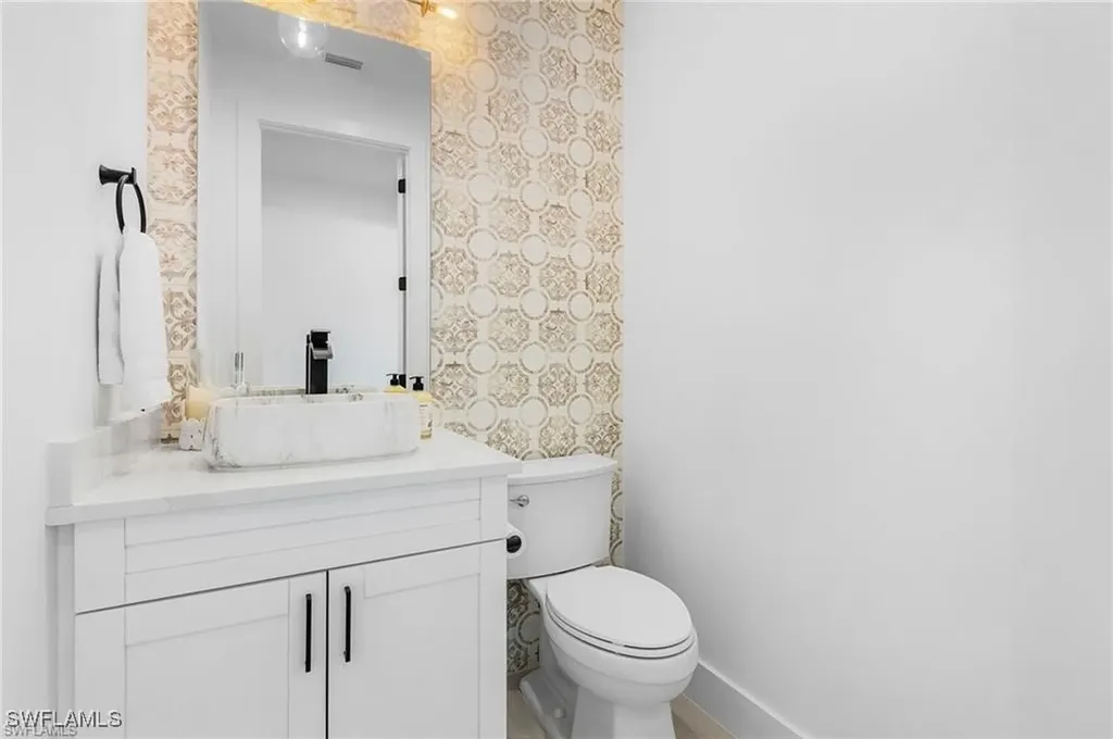 678 95th Avenue N Naples FL 34108